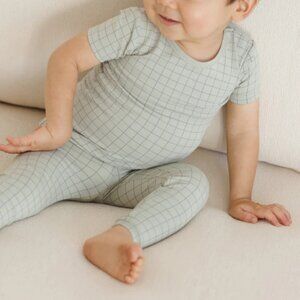 NWT - Quincy Mae Sage Grid Bamboo set